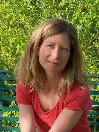 Photo of Jo Marchant