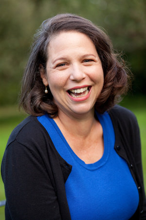 Photo of Lisa Cain