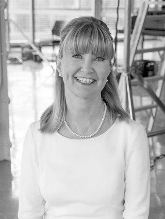 Photo of Miranda Esmonde-White