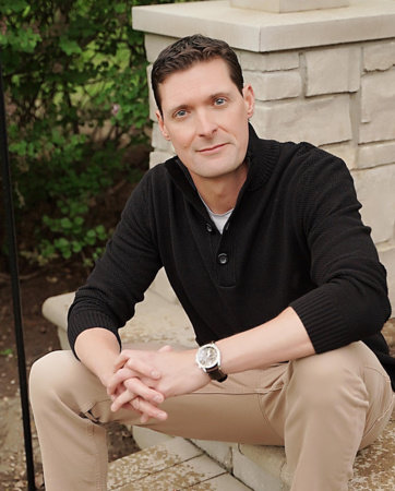 Image of Charlie Donlea