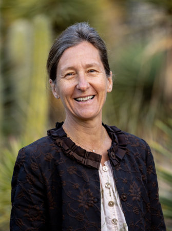 Photo of Dr. Anna Lembke