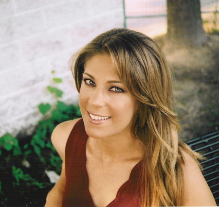 Photo of Alexandra Robbins