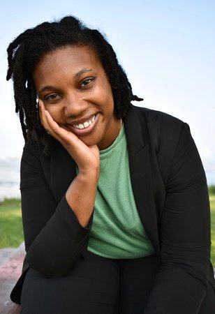 Photo of Clareese Saunders